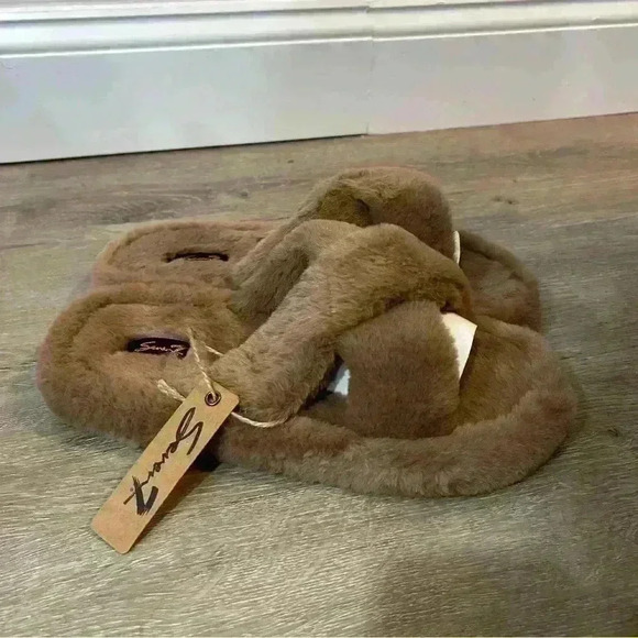NIB Seven7 Tan Beige Brown Kiki Fuzzy Soft Slipper Sandals Women’s Size 11 - Picture 3 of 6